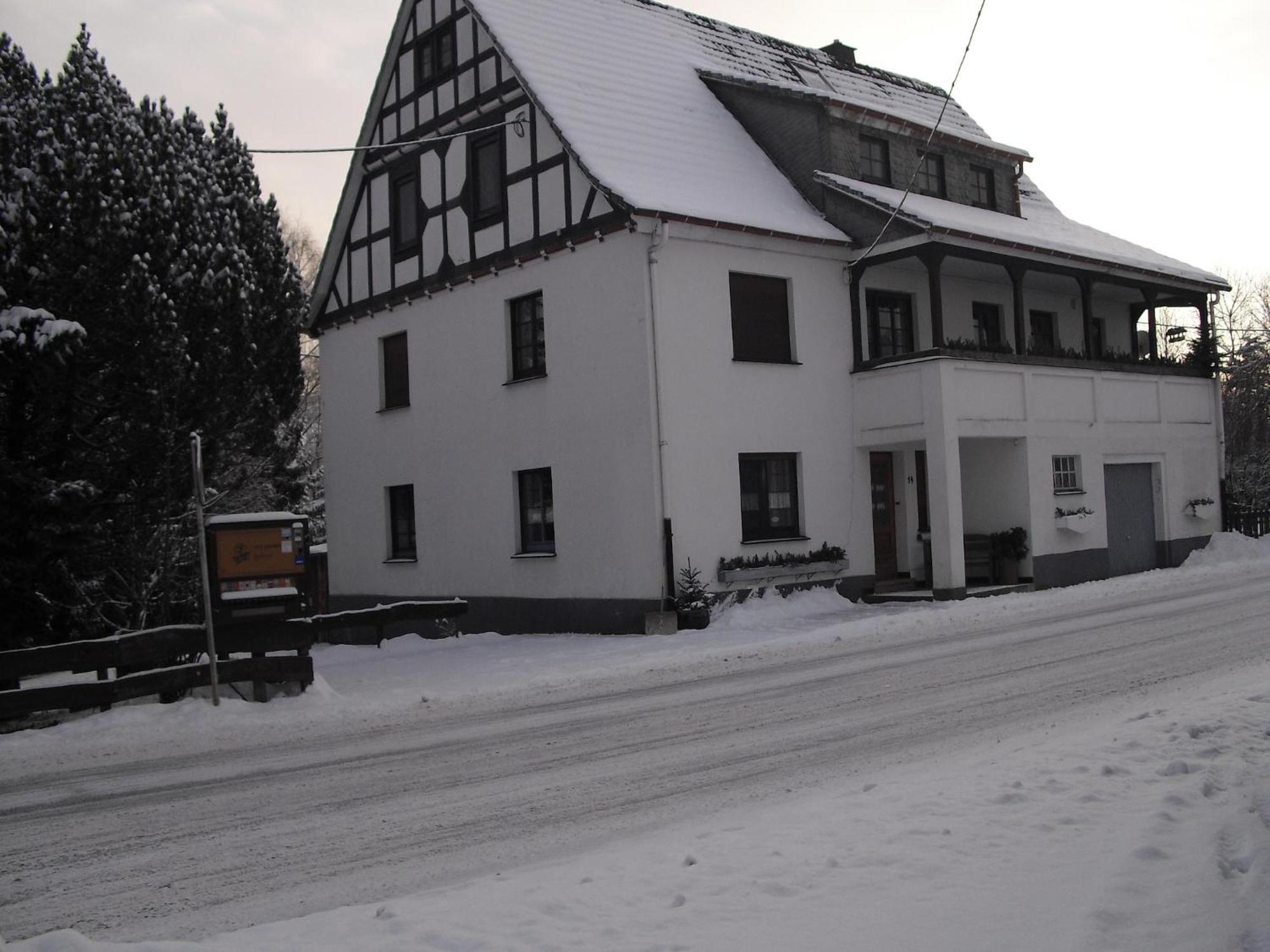 Cosy Apartment In Menkhausen Near The Ski Area Schmallenberg Extérieur photo